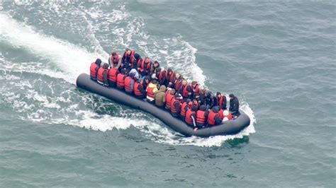 migrants crossing channel this week